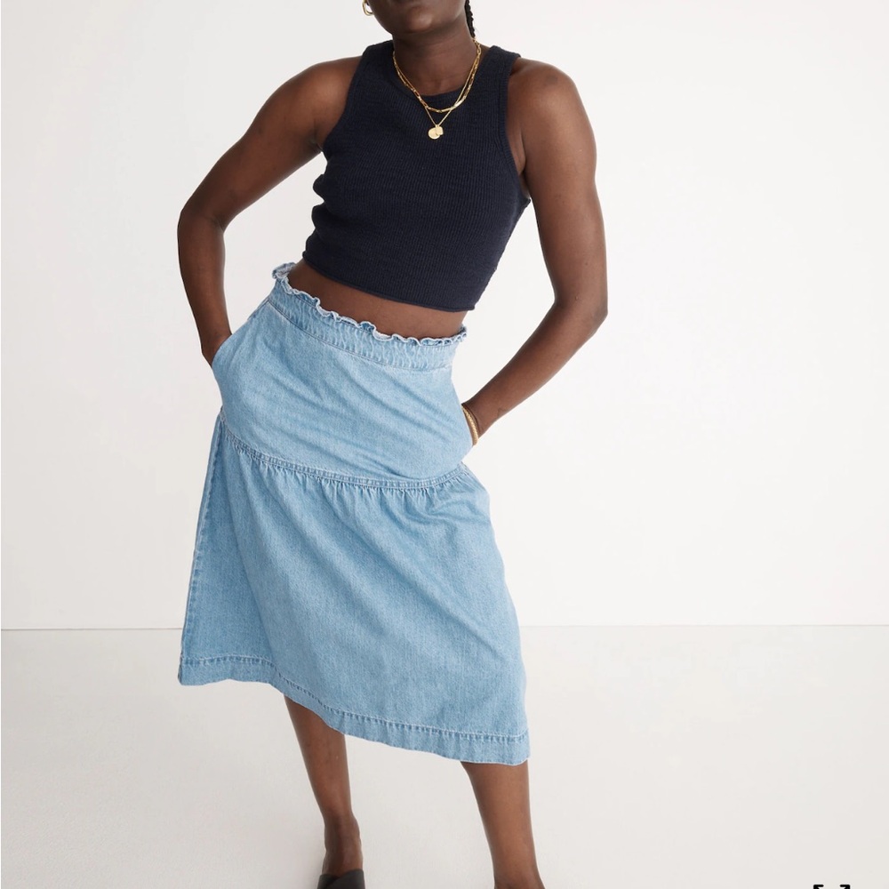 Madewell | Denim Pull-On Midi Skirt in Normandie
Wash